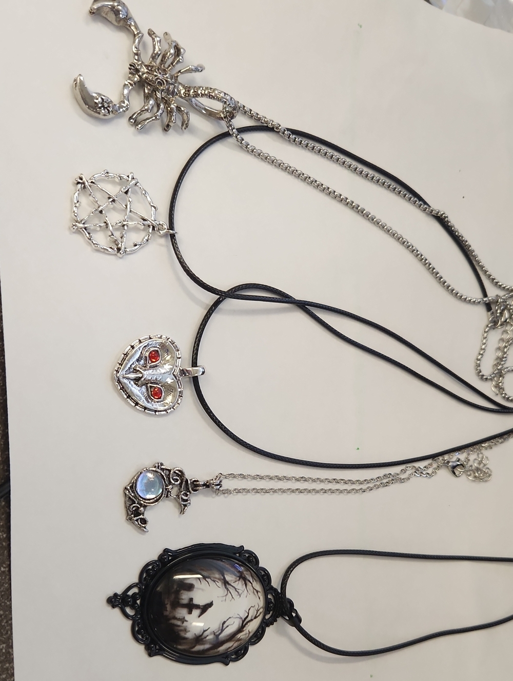 Silver Gothic Scorpion & Pendant Necklace Set - Black and Silver
